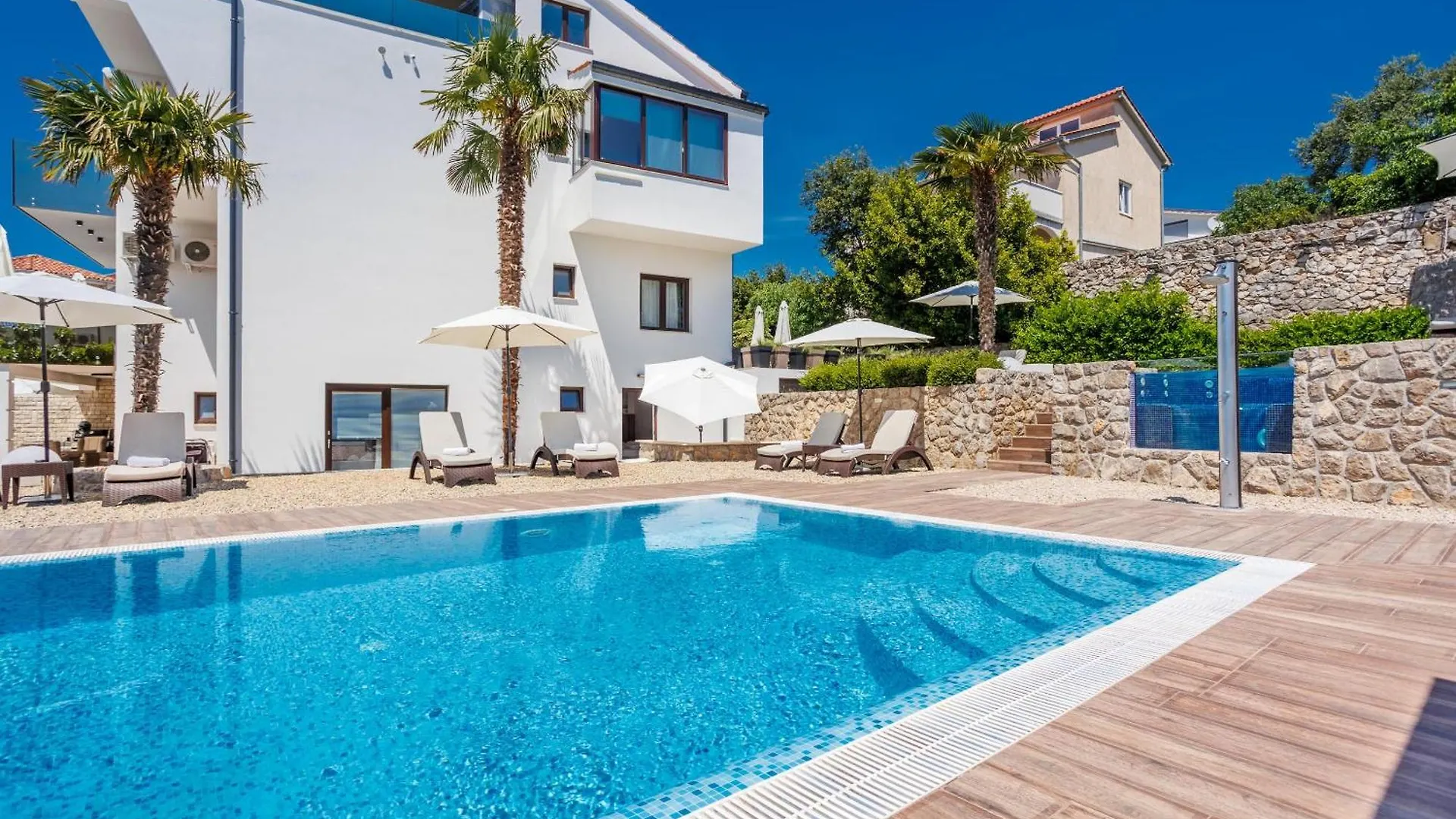 Villa Palma Krk Penthouse apartment with sea view and private jacuzzi Veglia 0*,