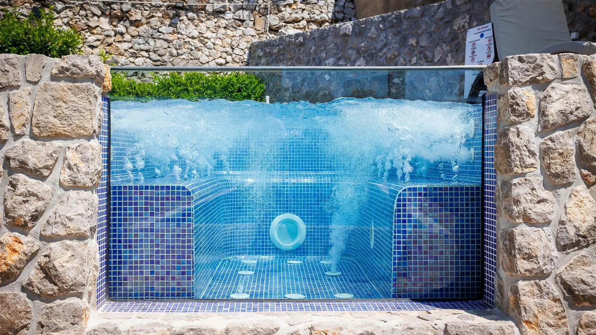 Villa Palma Krk Penthouse apartment with sea view and private jacuzzi Veglia Croaţia